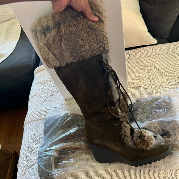 COACH Beige Karita Rabbit Fur & Suede Boots Sz 9, Leather Lined, - Picture 13 of 14